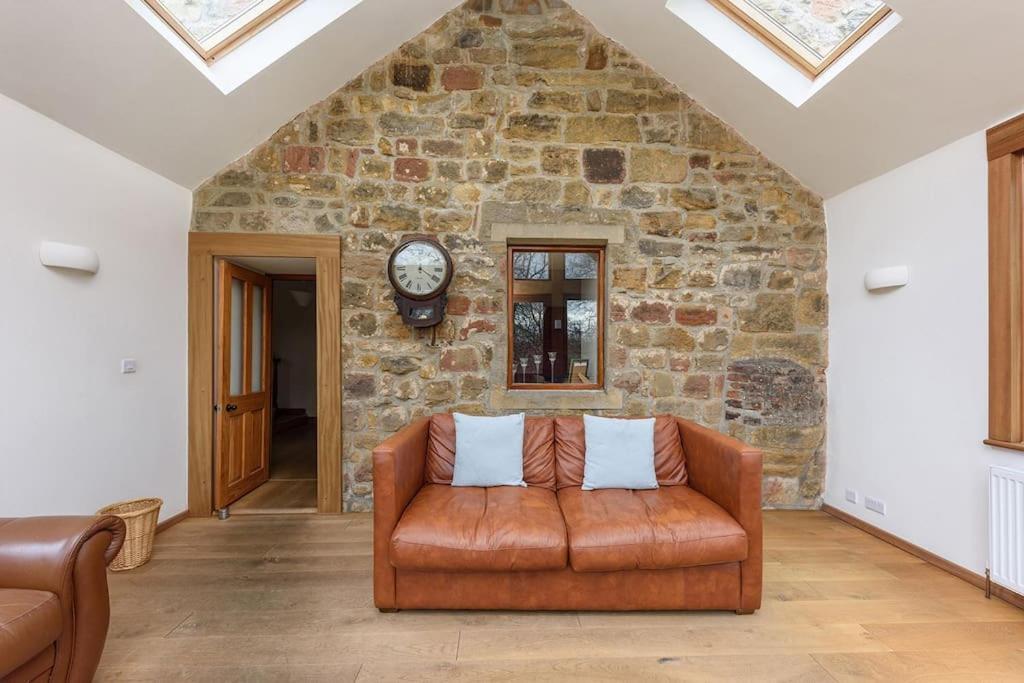 10 Bed Stunning House In Village, With Hot Tub Ovingham Eksteriør billede