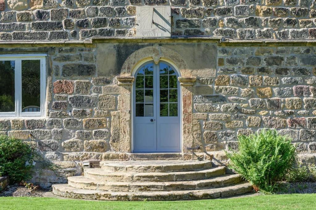 10 Bed Stunning House In Village, With Hot Tub Ovingham Eksteriør billede