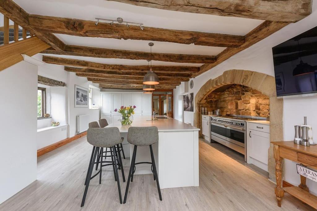 10 Bed Stunning House In Village, With Hot Tub Ovingham Eksteriør billede