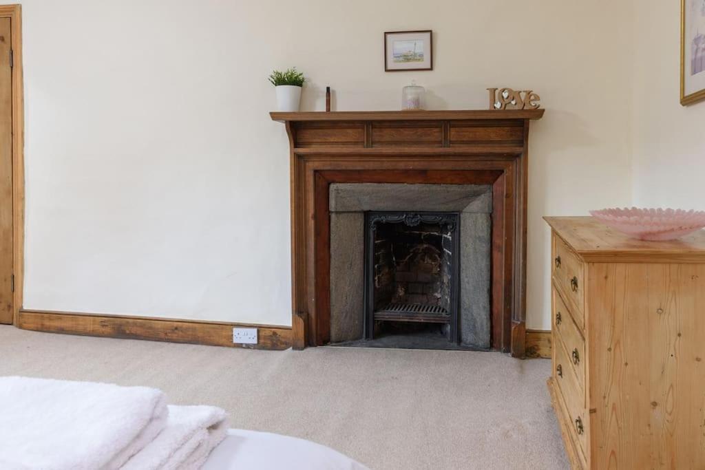 10 Bed Stunning House In Village, With Hot Tub Ovingham Eksteriør billede