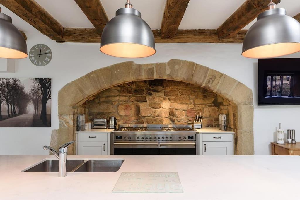 10 Bed Stunning House In Village, With Hot Tub Ovingham Eksteriør billede