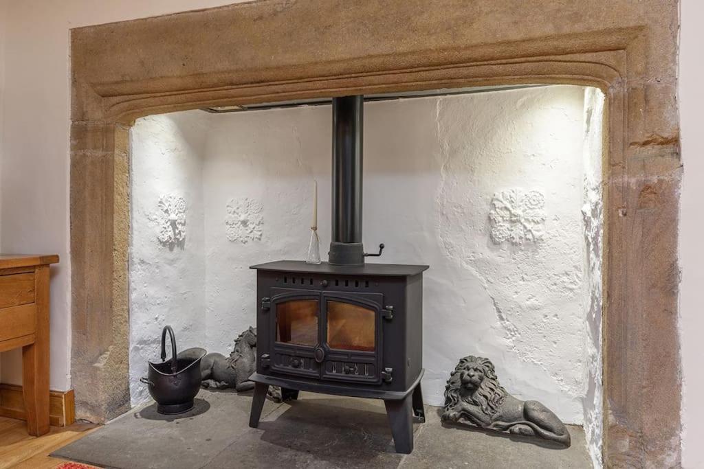 10 Bed Stunning House In Village, With Hot Tub Ovingham Eksteriør billede